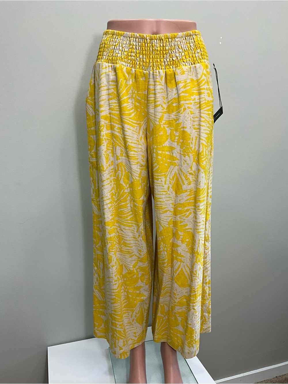 Tahari Yellow and White Wide Leg Pants - Picture 6 of 11